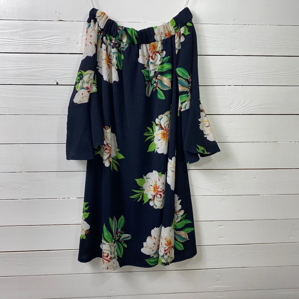 Ace Fashion off-shoulder dress, sz M